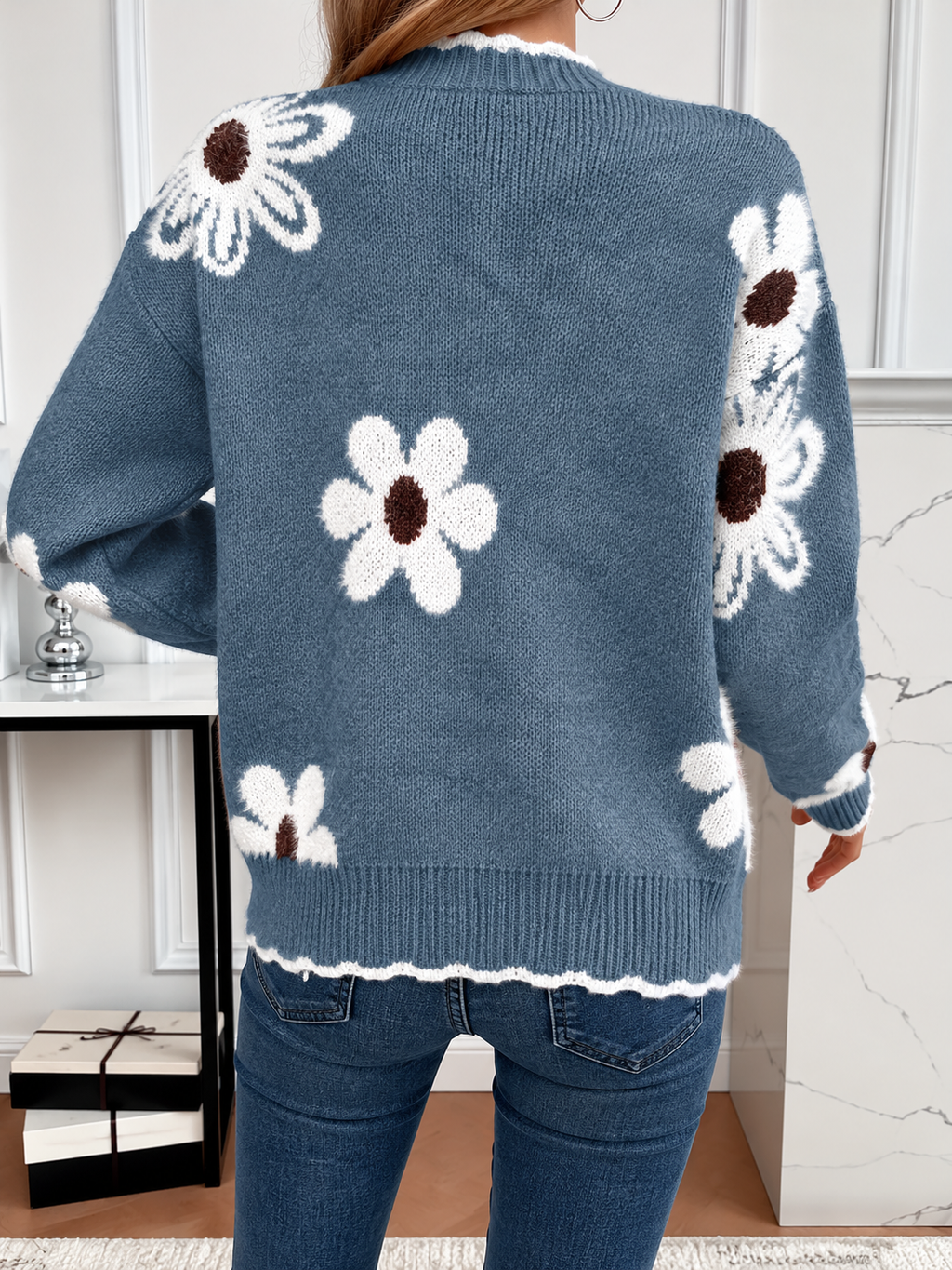 Women's Daisy Print V-Neck Jumper with Scalloped Trim, view 4